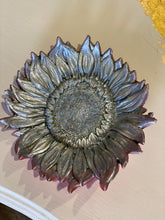 Load image into Gallery viewer, Resin Sunflower Dish
